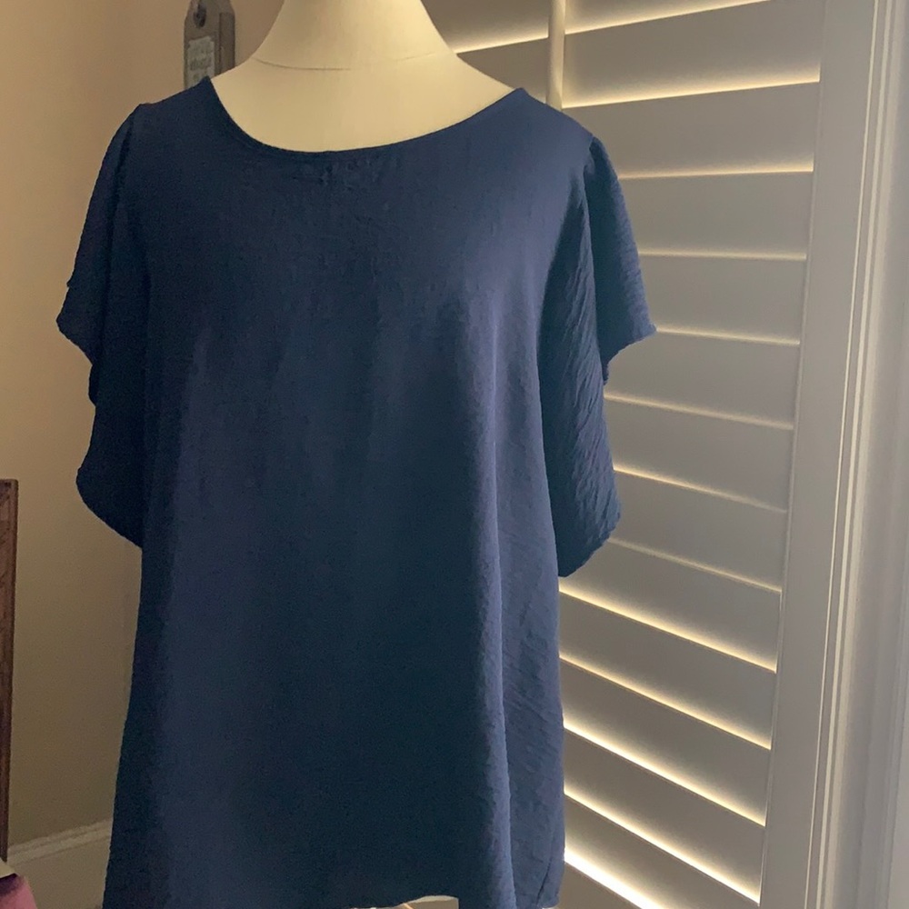 Navy knit too women’s large
